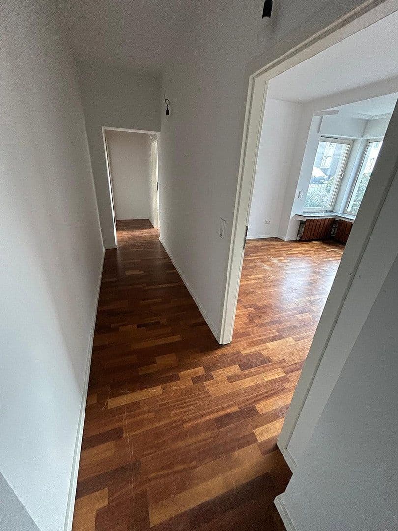 Prenájom bytu 4-izbový 105 m², Brakerstr. 17, Bielefeld, Severné Porýnie - Westfálsko Prenájom bytu 4-izbový 105 m², Brakerstr. 17, Bielefeld, Severné Porýnie - Westfálsko