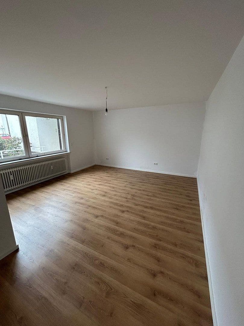 Prenájom bytu 4-izbový 105 m², Brakerstr. 17, Bielefeld, Severné Porýnie - Westfálsko Prenájom bytu 4-izbový 105 m², Brakerstr. 17, Bielefeld, Severné Porýnie - Westfálsko
