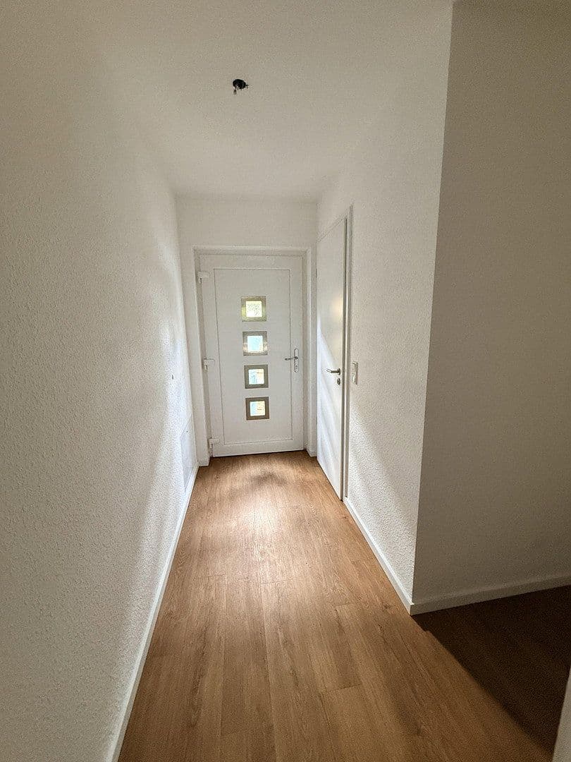 Prenájom domu 145 m², pozemek 123 m², Leonberger Straße 5a, Köln, Severné Porýnie - Westfálsko Prenájom domu 145 m², pozemek 123 m², Leonberger Straße 5a, Köln, Severné Porýnie - Westfálsko