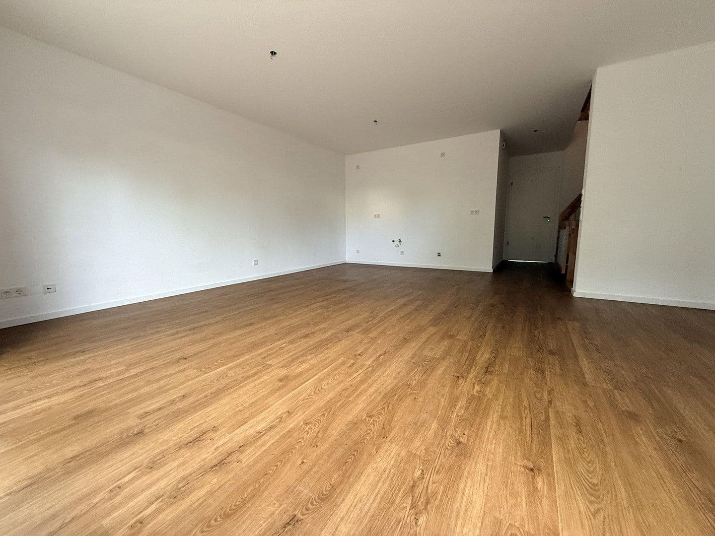 Prenájom domu 145 m², pozemek 123 m², Leonberger Straße 5a, Köln, Severné Porýnie - Westfálsko Prenájom domu 145 m², pozemek 123 m², Leonberger Straße 5a, Köln, Severné Porýnie - Westfálsko