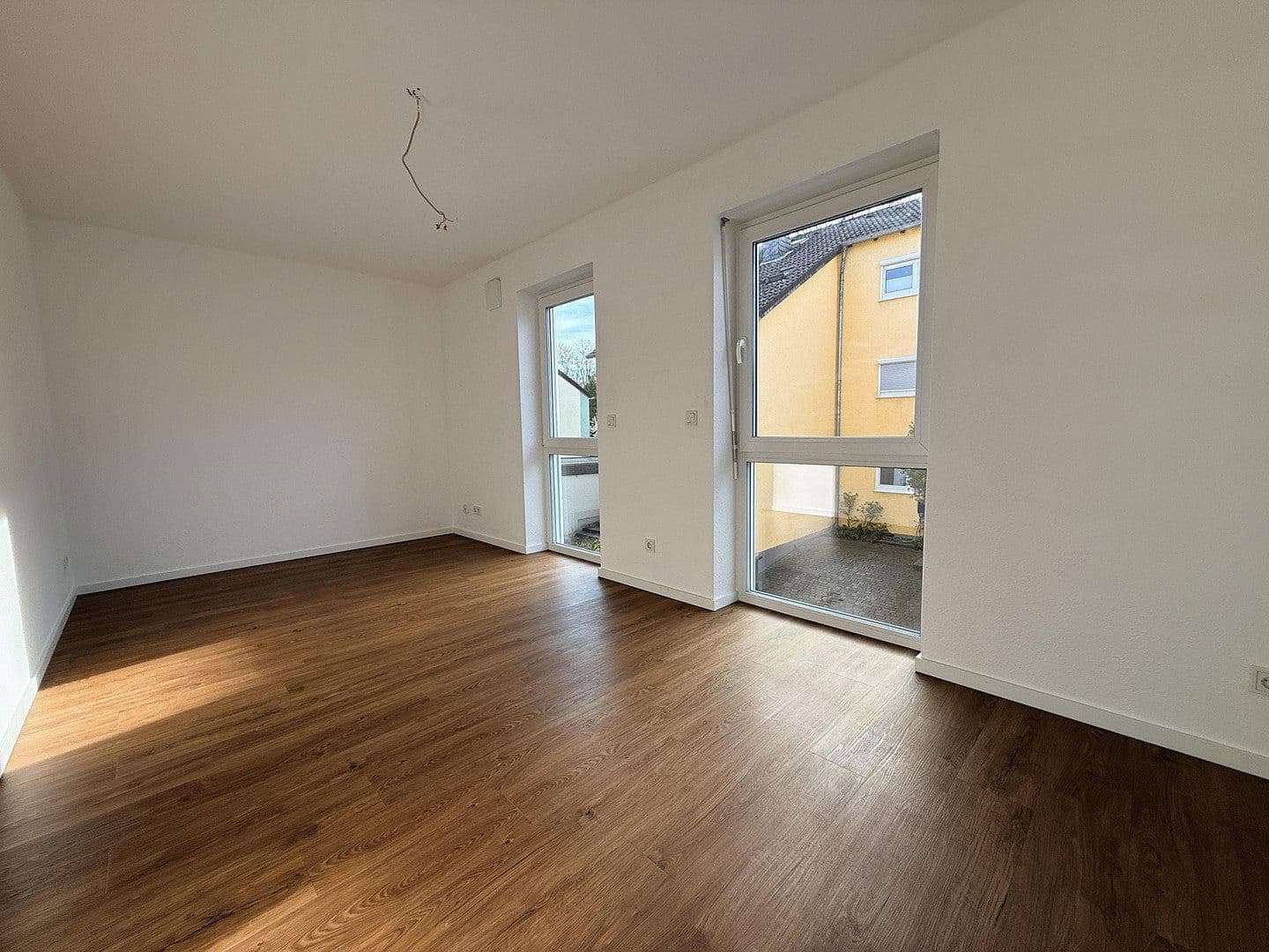 Prenájom domu 145 m², pozemek 123 m², Leonberger Straße 5a, Köln, Severné Porýnie - Westfálsko Prenájom domu 145 m², pozemek 123 m², Leonberger Straße 5a, Köln, Severné Porýnie - Westfálsko