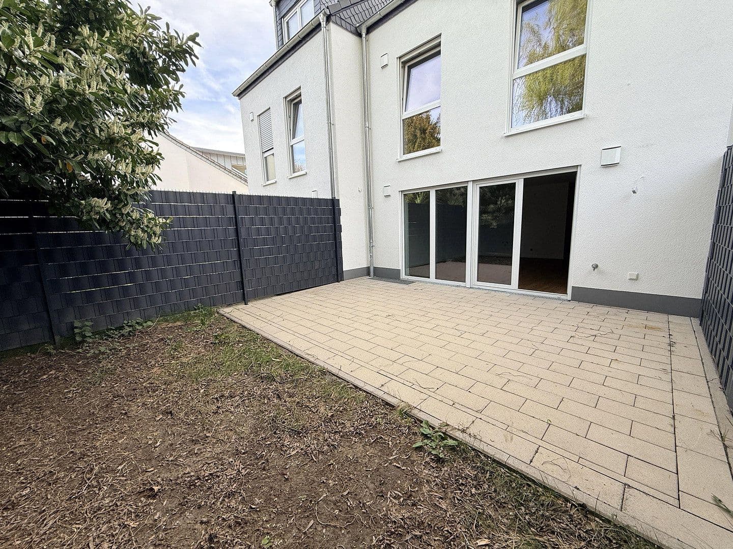 Prenájom domu 145 m², pozemek 123 m², Leonberger Straße 5a, Köln, Severné Porýnie - Westfálsko Prenájom domu 145 m², pozemek 123 m², Leonberger Straße 5a, Köln, Severné Porýnie - Westfálsko