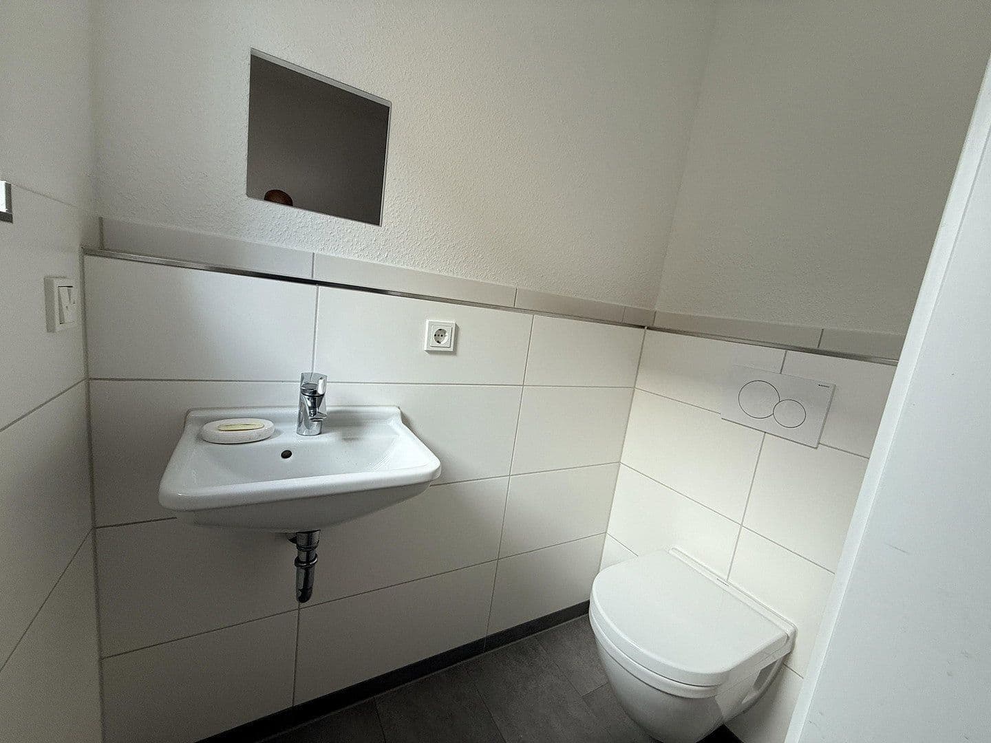 Prenájom domu 145 m², pozemek 123 m², Leonberger Straße 5a, Köln, Severné Porýnie - Westfálsko Prenájom domu 145 m², pozemek 123 m², Leonberger Straße 5a, Köln, Severné Porýnie - Westfálsko