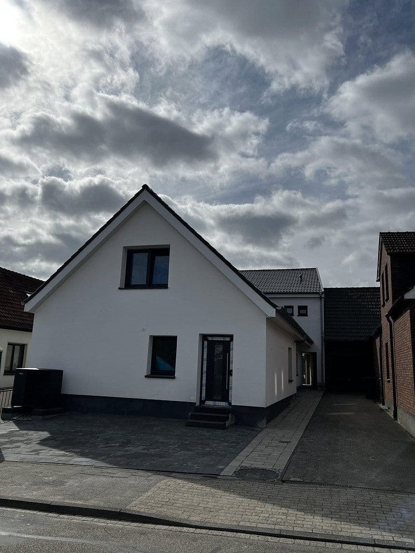 Prenájom bytu 4-izbový 167 m², Bramsche, Dolné Sasko Prenájom bytu 4-izbový 167 m², Bramsche, Dolné Sasko