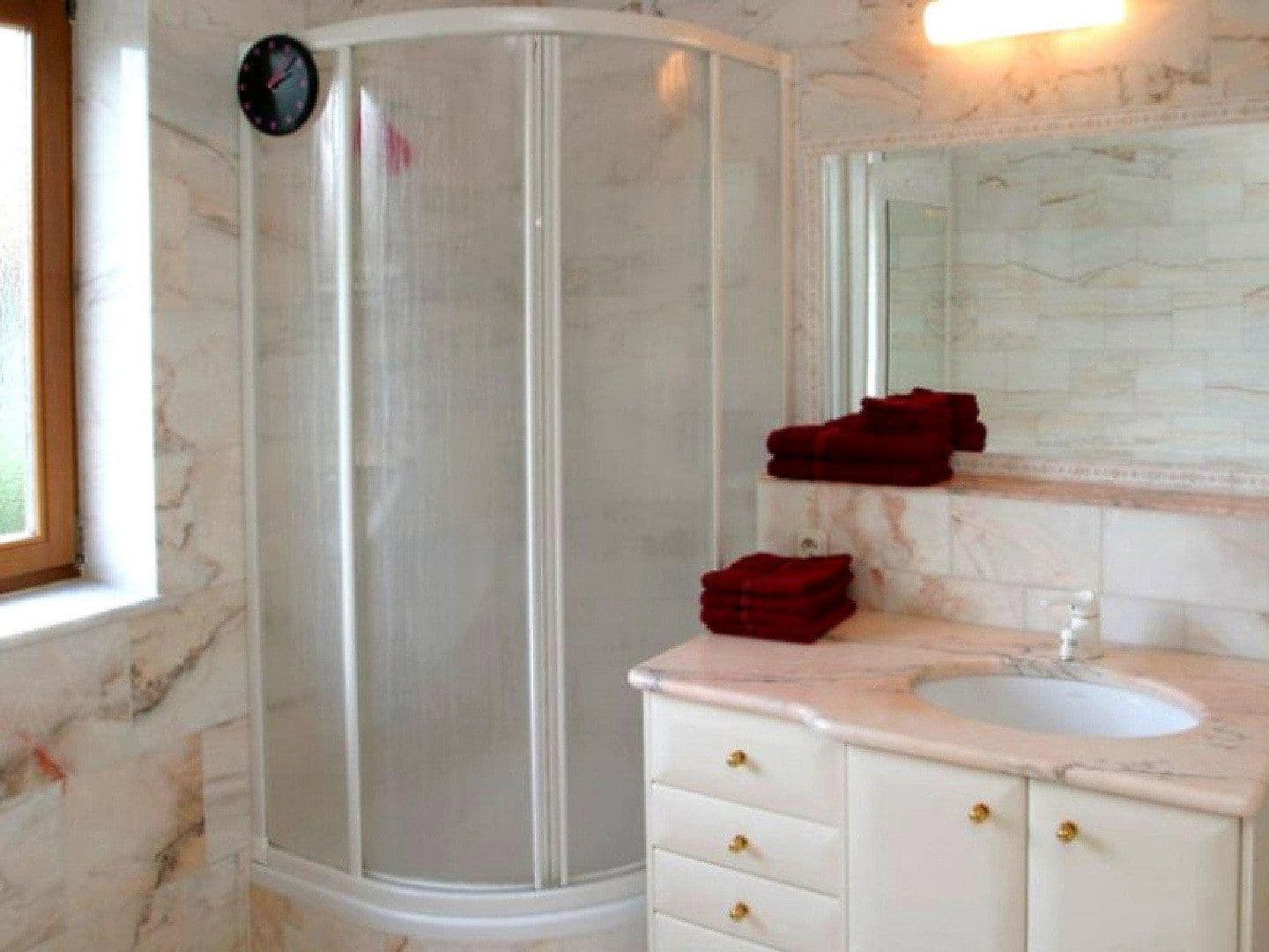 Prenájom bytu 2-izbový 90 m², Zorneding, Bavorsko Prenájom bytu 2-izbový 90 m², Zorneding, Bavorsko