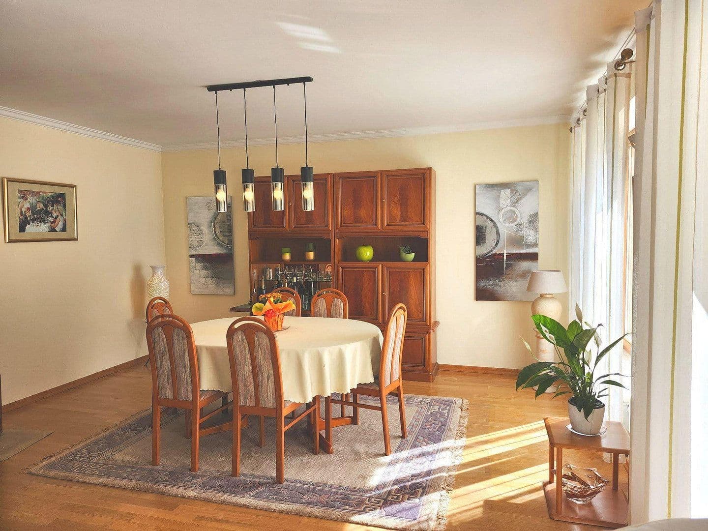 Prenájom bytu 2-izbový 90 m², Zorneding, Bavorsko Prenájom bytu 2-izbový 90 m², Zorneding, Bavorsko