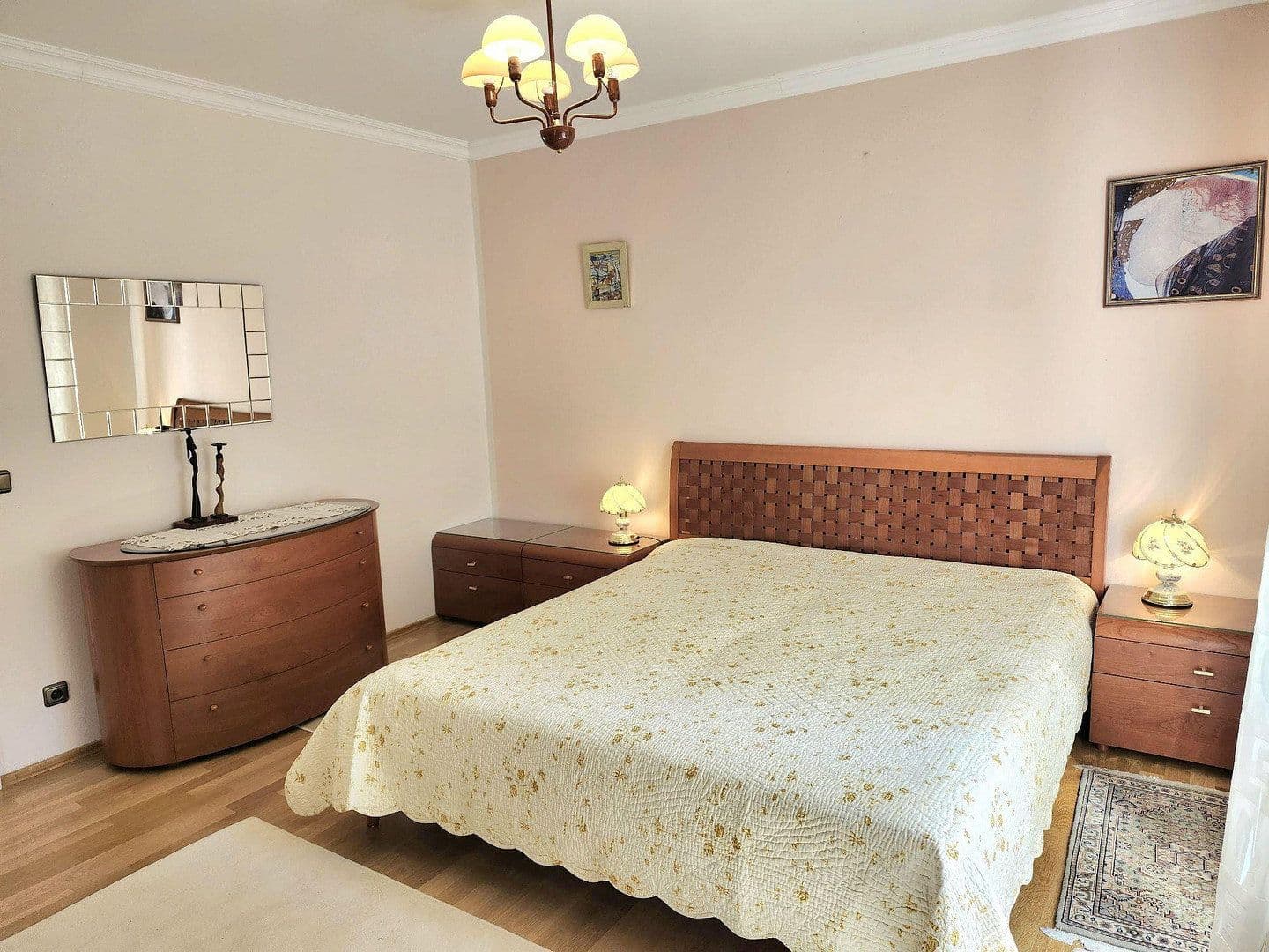 Prenájom bytu 2-izbový 90 m², Zorneding, Bavorsko Prenájom bytu 2-izbový 90 m², Zorneding, Bavorsko