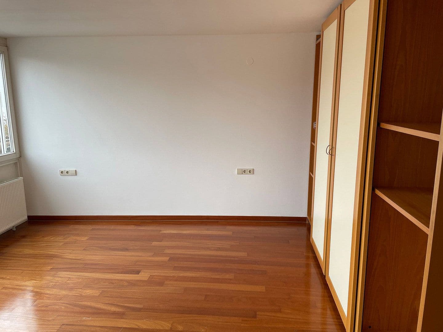 Prenájom bytu 3-izbový 85 m², Alleenstr. 79, Kirchheim unter Teck, Bádensko-Wurttembersko Prenájom bytu 3-izbový 85 m², Alleenstr. 79, Kirchheim unter Teck, Bádensko-Wurttembersko