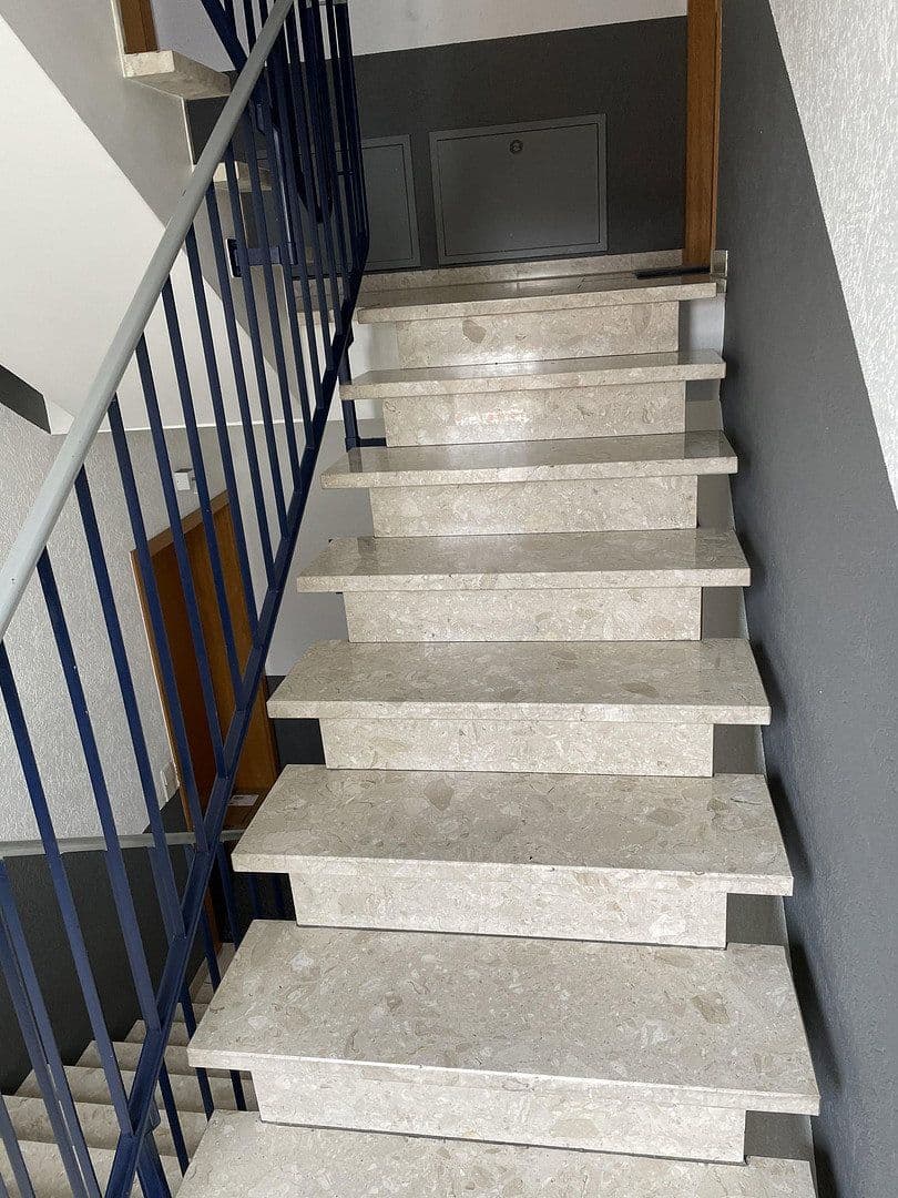 Prenájom bytu 3-izbový 85 m², Alleenstr. 79, Kirchheim unter Teck, Bádensko-Wurttembersko Prenájom bytu 3-izbový 85 m², Alleenstr. 79, Kirchheim unter Teck, Bádensko-Wurttembersko