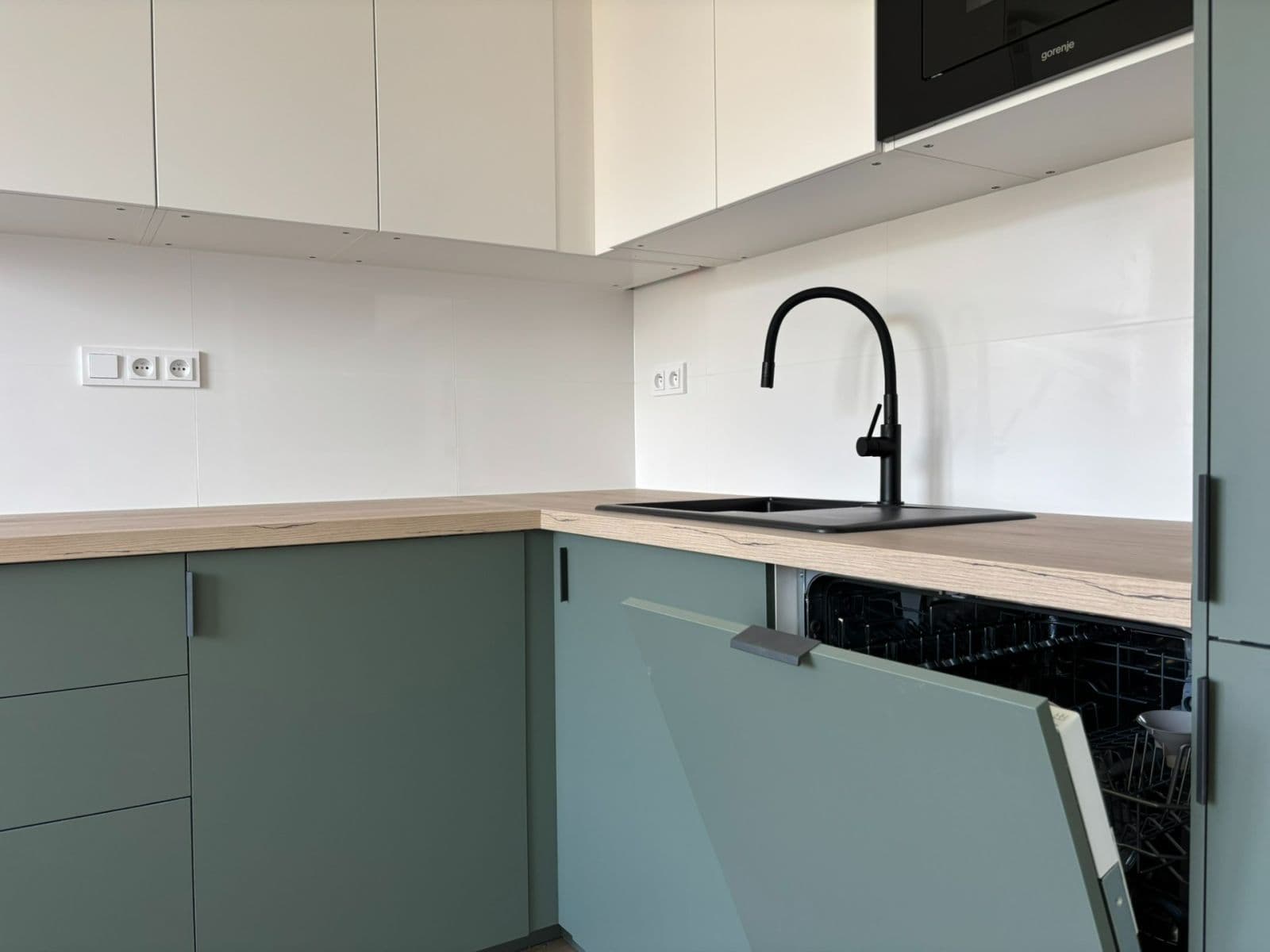 Predaj bytu 3-izbový 67 m², Chabařovická, Praha, Praha Predaj bytu 3-izbový 67 m², Chabařovická, Praha, Praha