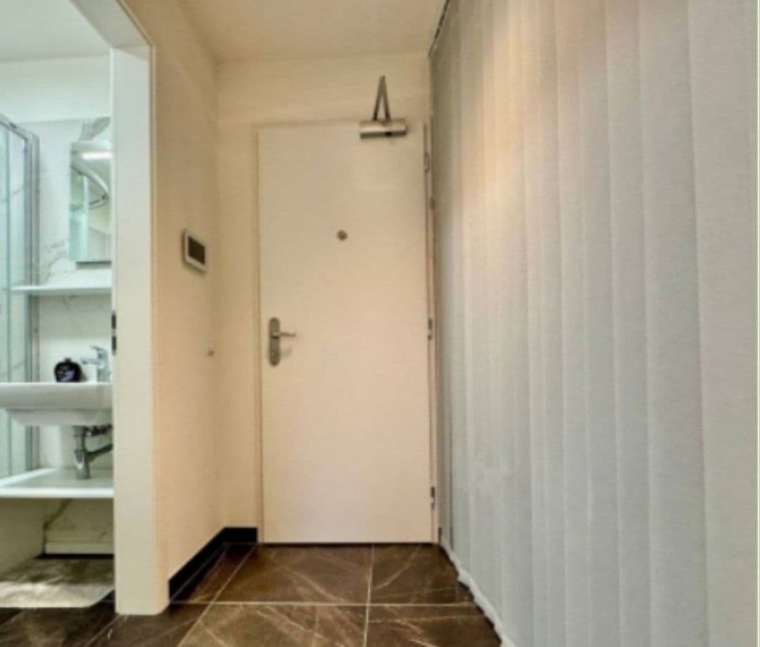 Prenájom bytu 1-izbový 25 m², Tyršova, Praha, Praha Prenájom bytu 1-izbový 25 m², Tyršova, Praha, Praha