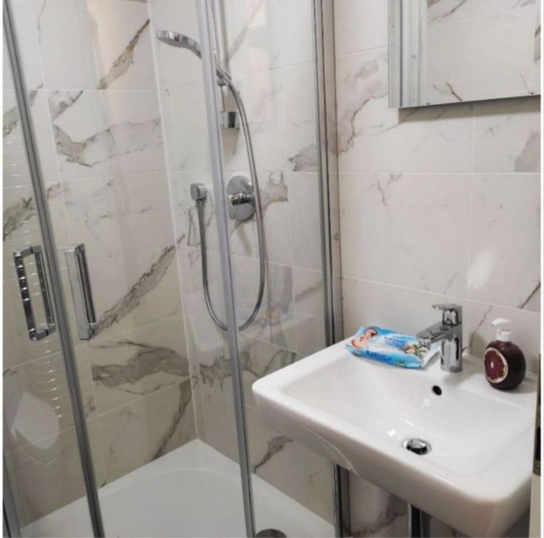 Prenájom bytu 1-izbový 25 m², Tyršova, Praha, Praha Prenájom bytu 1-izbový 25 m², Tyršova, Praha, Praha