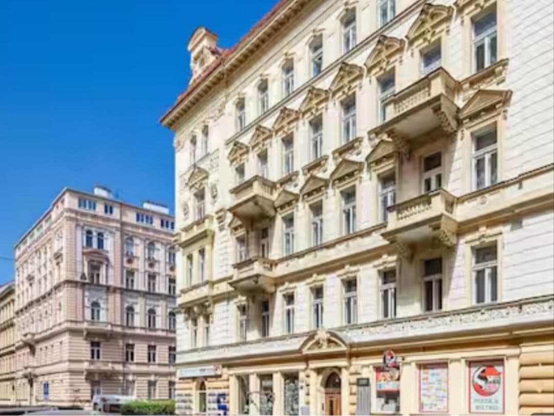 Prenájom bytu 1-izbový 25 m², Tyršova, Praha, Praha Prenájom bytu 1-izbový 25 m², Tyršova, Praha, Praha