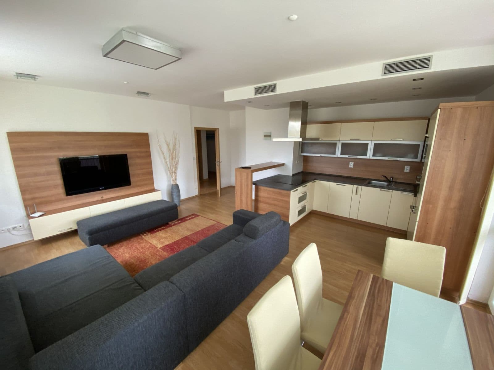 Prenájom bytu 2-izbový 69 m², Jurkovičova, Praha, Praha Prenájom bytu 2-izbový 69 m², Jurkovičova, Praha, Praha