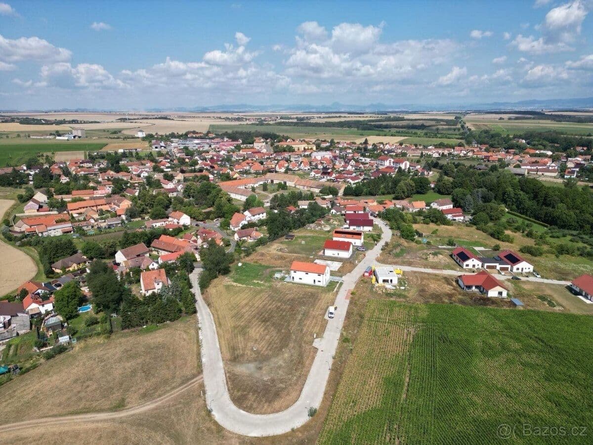 Predaj pozemku 1.123 m², Straškov-Vodochody, Ústecký kraj Predaj pozemku 1.123 m², Straškov-Vodochody, Ústecký kraj