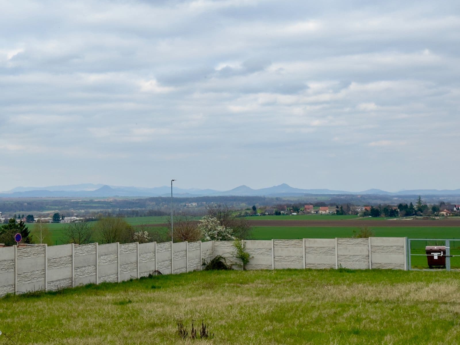 Predaj pozemku 1.369 m², Žatec, Ústecký kraj Predaj pozemku 1.369 m², Žatec, Ústecký kraj