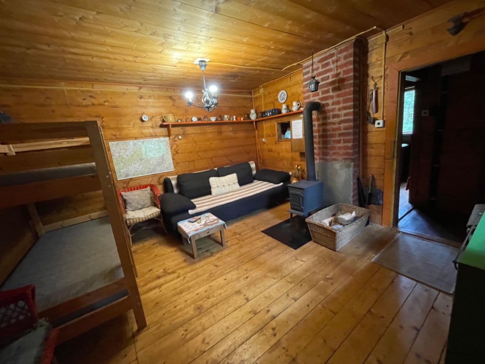 Predaj rekreačného objektu 50 m², pozemek 4.281 m², Malá Hraštice, Středočeský kraj Predaj rekreačného objektu 50 m², pozemek 4.281 m², Malá Hraštice, Středočeský kraj