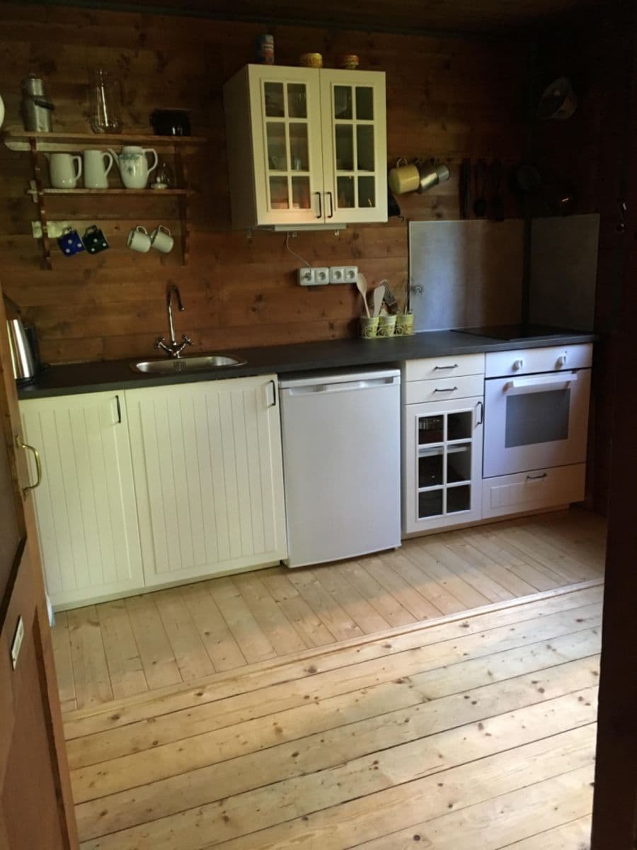 Predaj rekreačného objektu 50 m², pozemek 4.281 m², Malá Hraštice, Středočeský kraj Predaj rekreačného objektu 50 m², pozemek 4.281 m², Malá Hraštice, Středočeský kraj