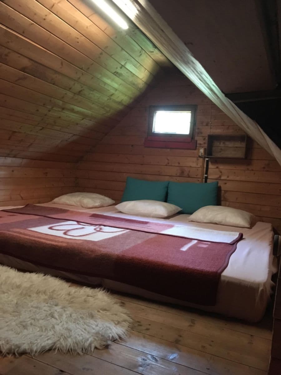 Predaj rekreačného objektu 50 m², pozemek 4.281 m², Malá Hraštice, Středočeský kraj Predaj rekreačného objektu 50 m², pozemek 4.281 m², Malá Hraštice, Středočeský kraj