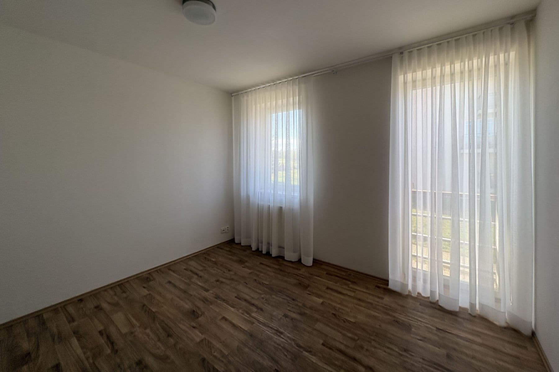 Prenájom bytu 4-izbový 141 m², Chelčického, Roztoky, Středočeský kraj Prenájom bytu 4-izbový 141 m², Chelčického, Roztoky, Středočeský kraj