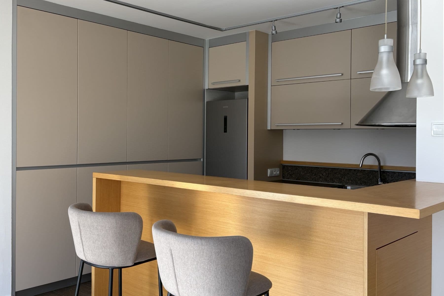 Prenájom bytu 4-izbový 141 m², Chelčického, Roztoky, Středočeský kraj Prenájom bytu 4-izbový 141 m², Chelčického, Roztoky, Středočeský kraj