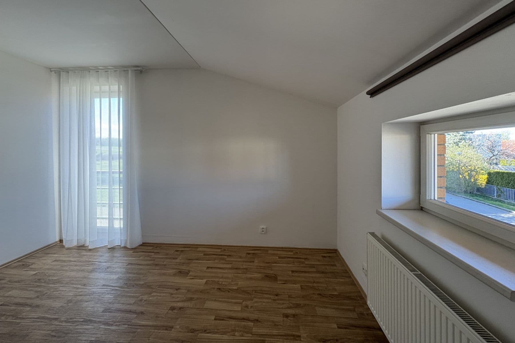 Prenájom bytu 4-izbový 141 m², Chelčického, Roztoky, Středočeský kraj Prenájom bytu 4-izbový 141 m², Chelčického, Roztoky, Středočeský kraj