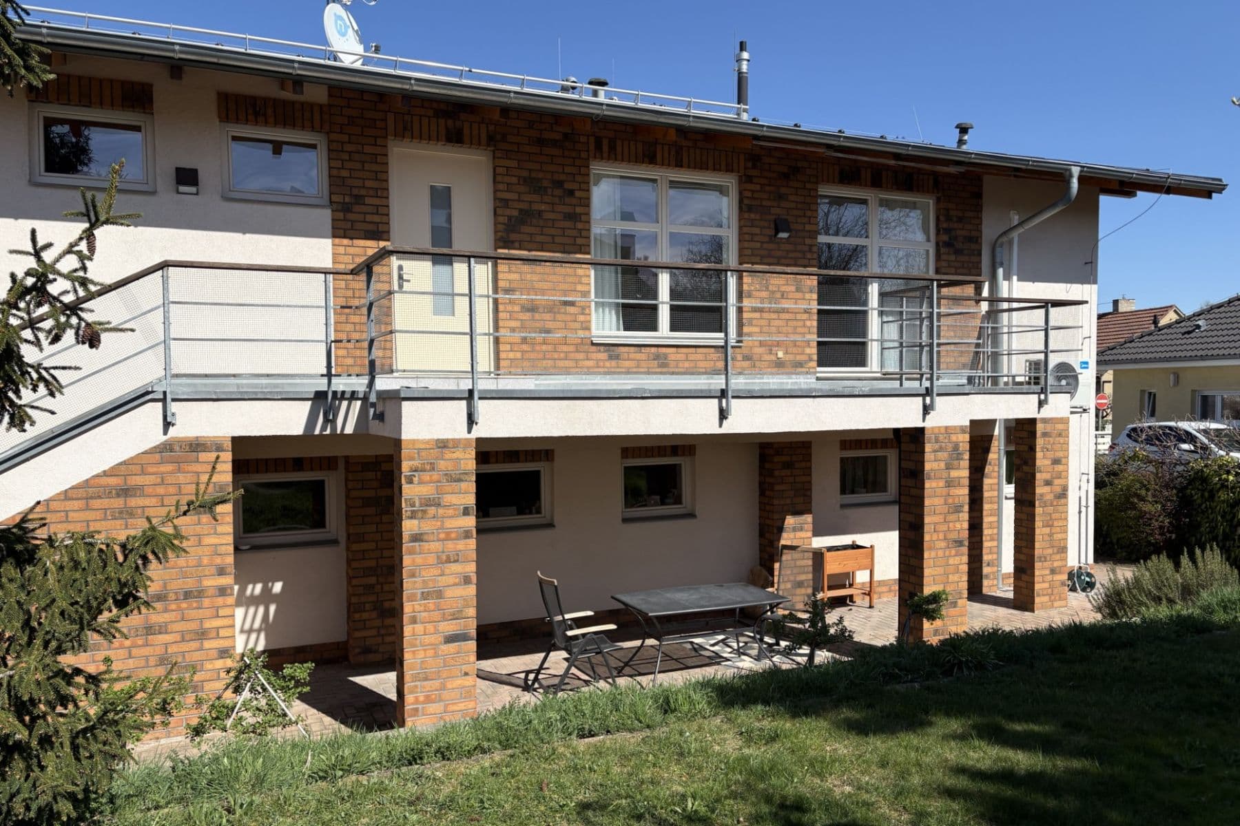 Prenájom bytu 4-izbový 141 m², Chelčického, Roztoky, Středočeský kraj Prenájom bytu 4-izbový 141 m², Chelčického, Roztoky, Středočeský kraj