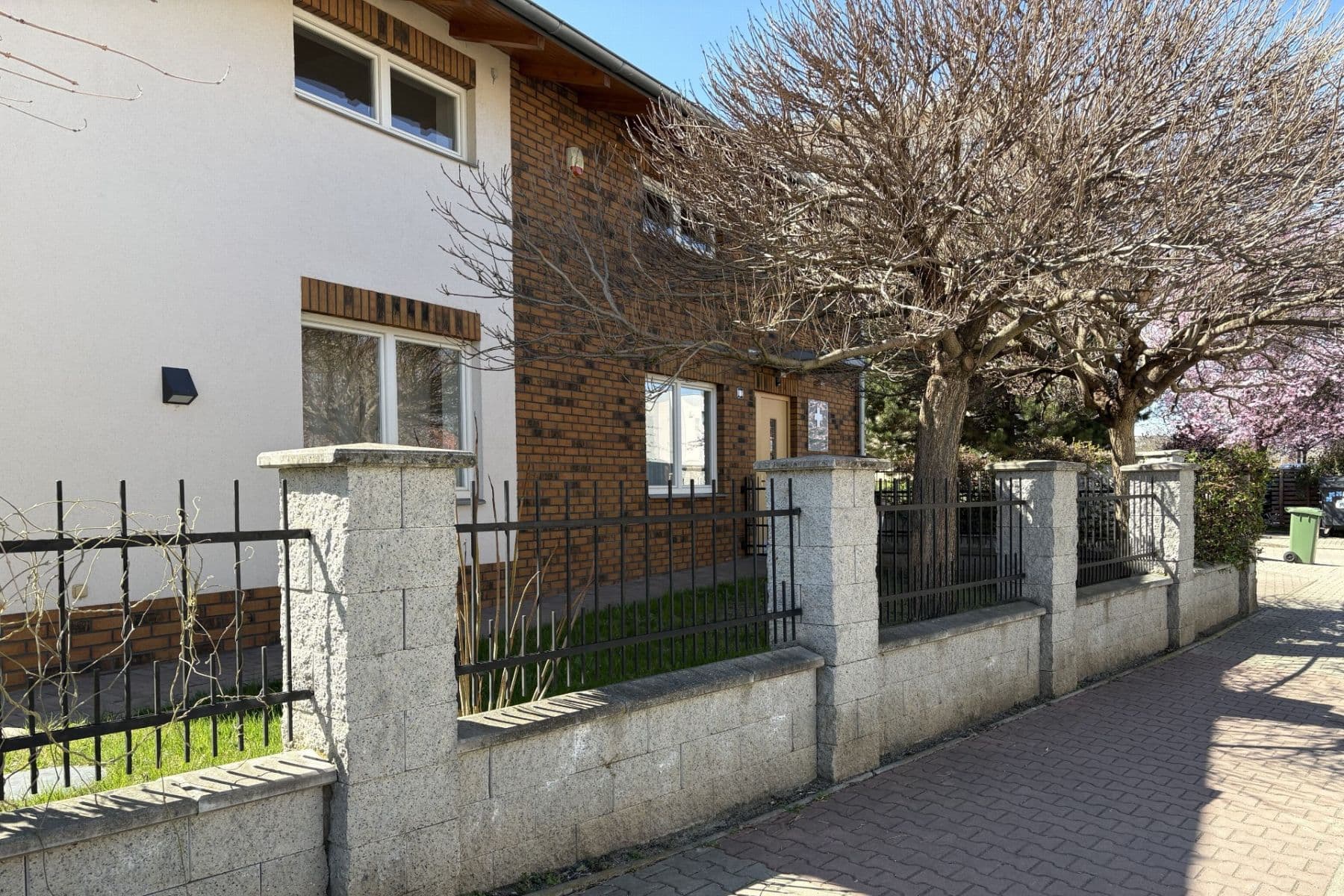 Prenájom bytu 4-izbový 141 m², Chelčického, Roztoky, Středočeský kraj Prenájom bytu 4-izbový 141 m², Chelčického, Roztoky, Středočeský kraj