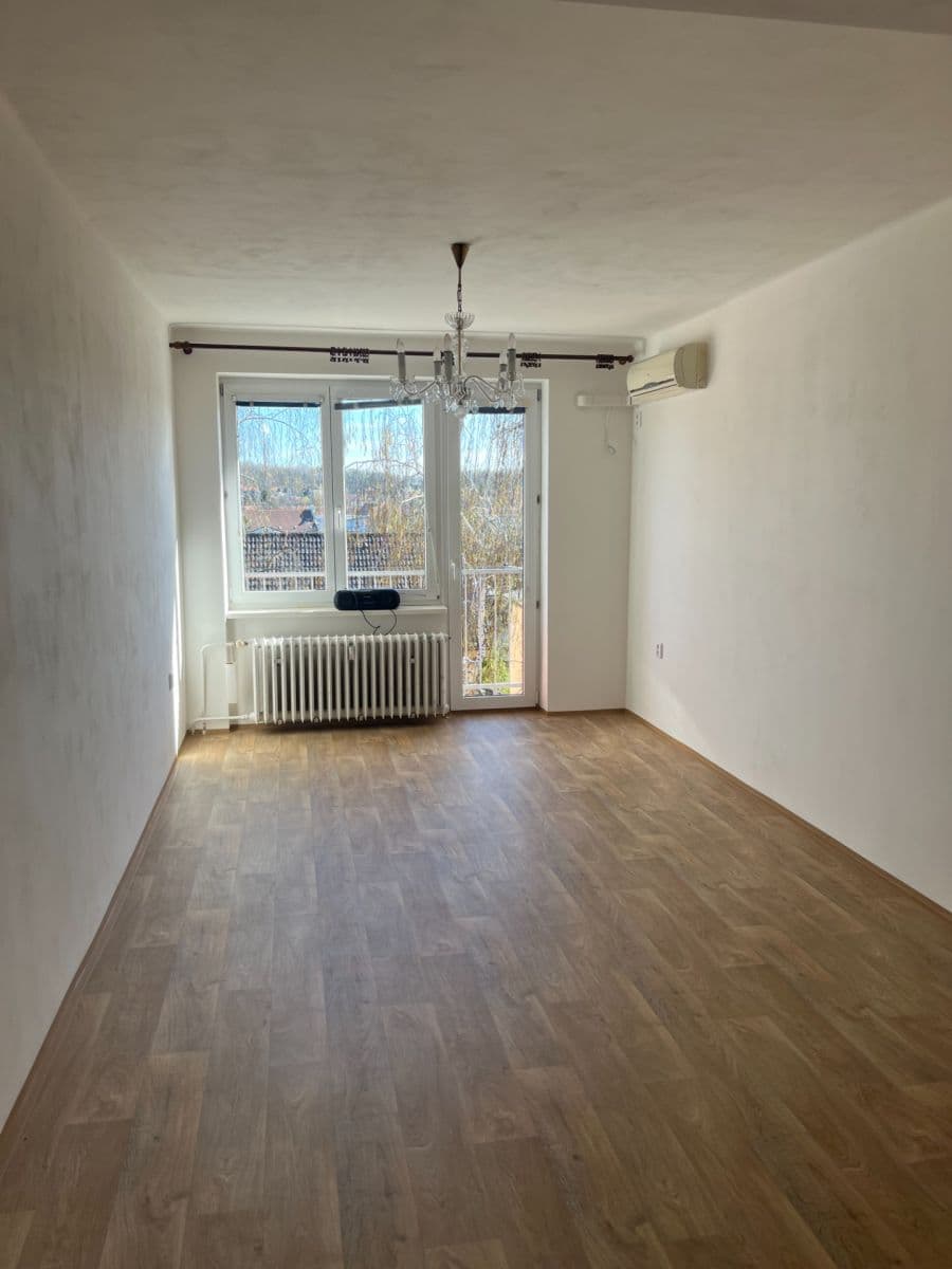 Prenájom bytu 2-izbový 49 m², Sadská, Praha, Praha Prenájom bytu 2-izbový 49 m², Sadská, Praha, Praha