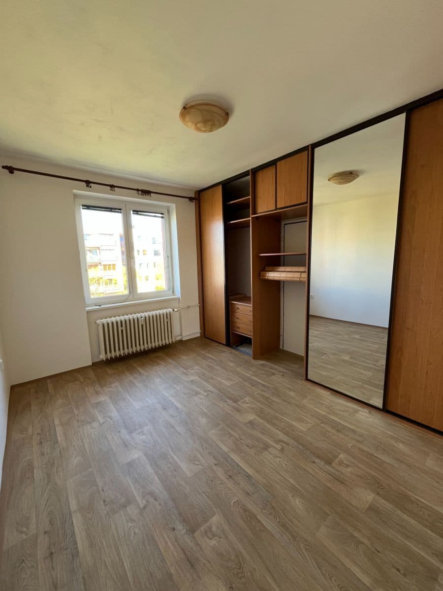 Prenájom bytu 2-izbový 49 m², Sadská, Praha, Praha Prenájom bytu 2-izbový 49 m², Sadská, Praha, Praha