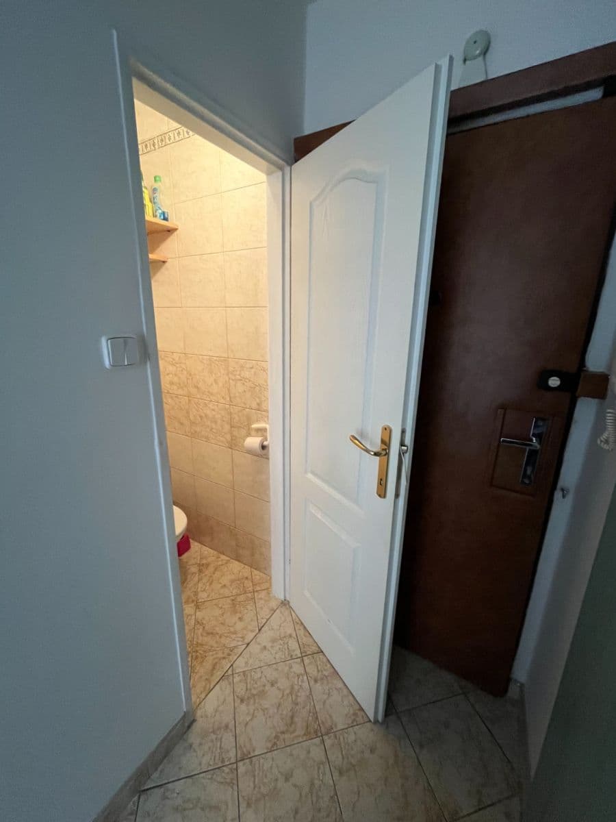 Prenájom bytu 2-izbový 49 m², Sadská, Praha, Praha Prenájom bytu 2-izbový 49 m², Sadská, Praha, Praha