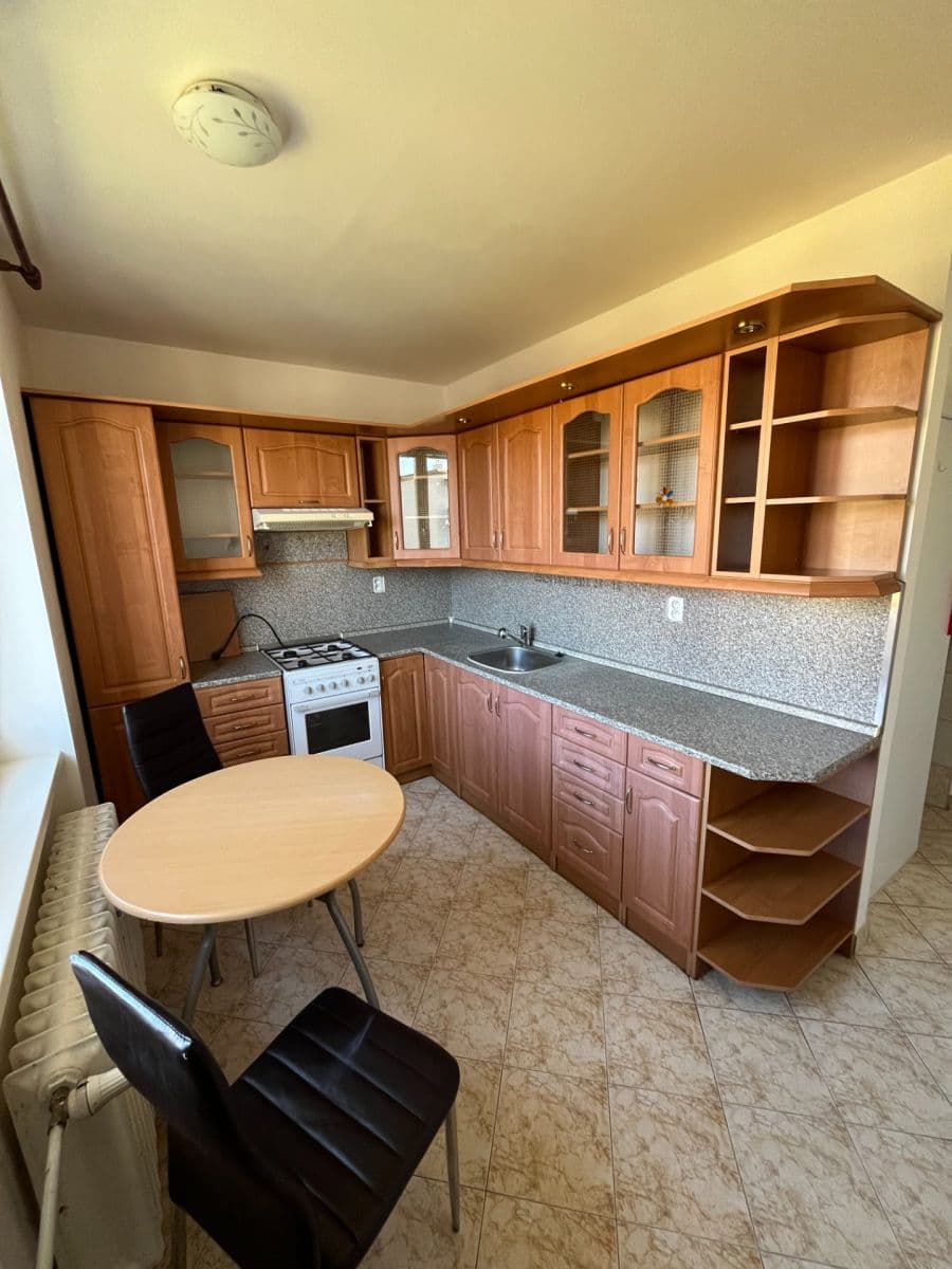 Prenájom bytu 2-izbový 49 m², Sadská, Praha, Praha Prenájom bytu 2-izbový 49 m², Sadská, Praha, Praha