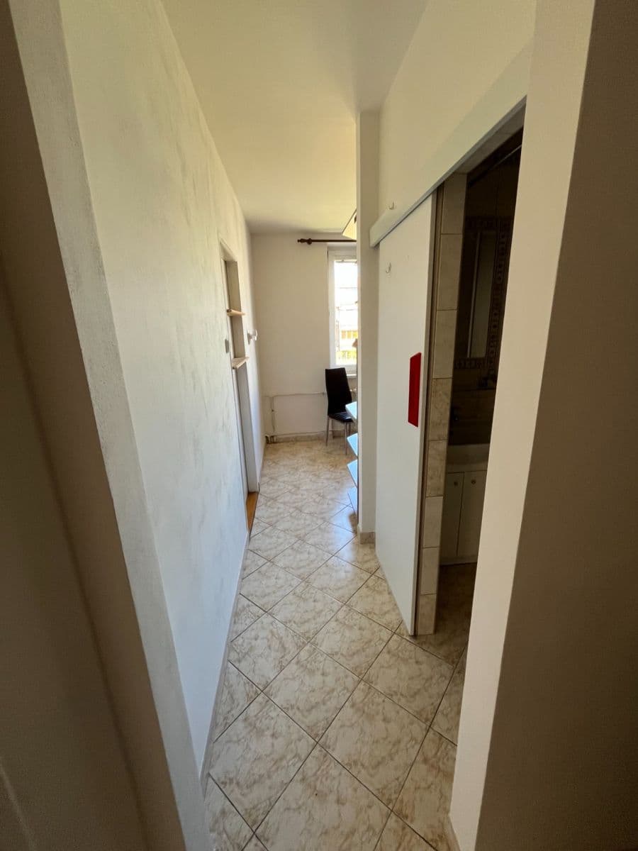 Prenájom bytu 2-izbový 49 m², Sadská, Praha, Praha Prenájom bytu 2-izbový 49 m², Sadská, Praha, Praha