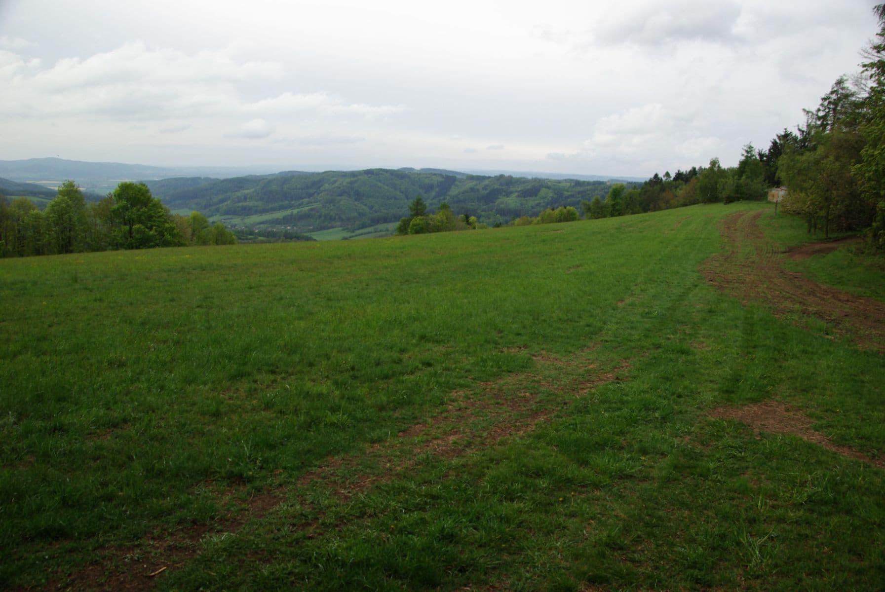 Predaj pozemku 18.568 m², Jakubovice, Olomoucký kraj Predaj pozemku 18.568 m², Jakubovice, Olomoucký kraj