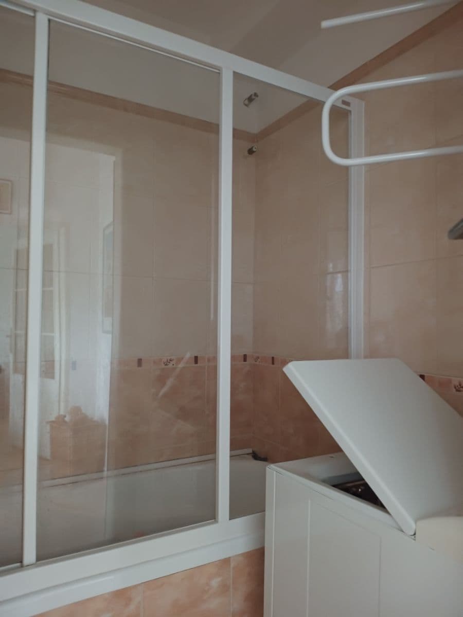 Prenájom bytu 3-izbový 70 m², Na Šutce, Praha, Praha Prenájom bytu 3-izbový 70 m², Na Šutce, Praha, Praha