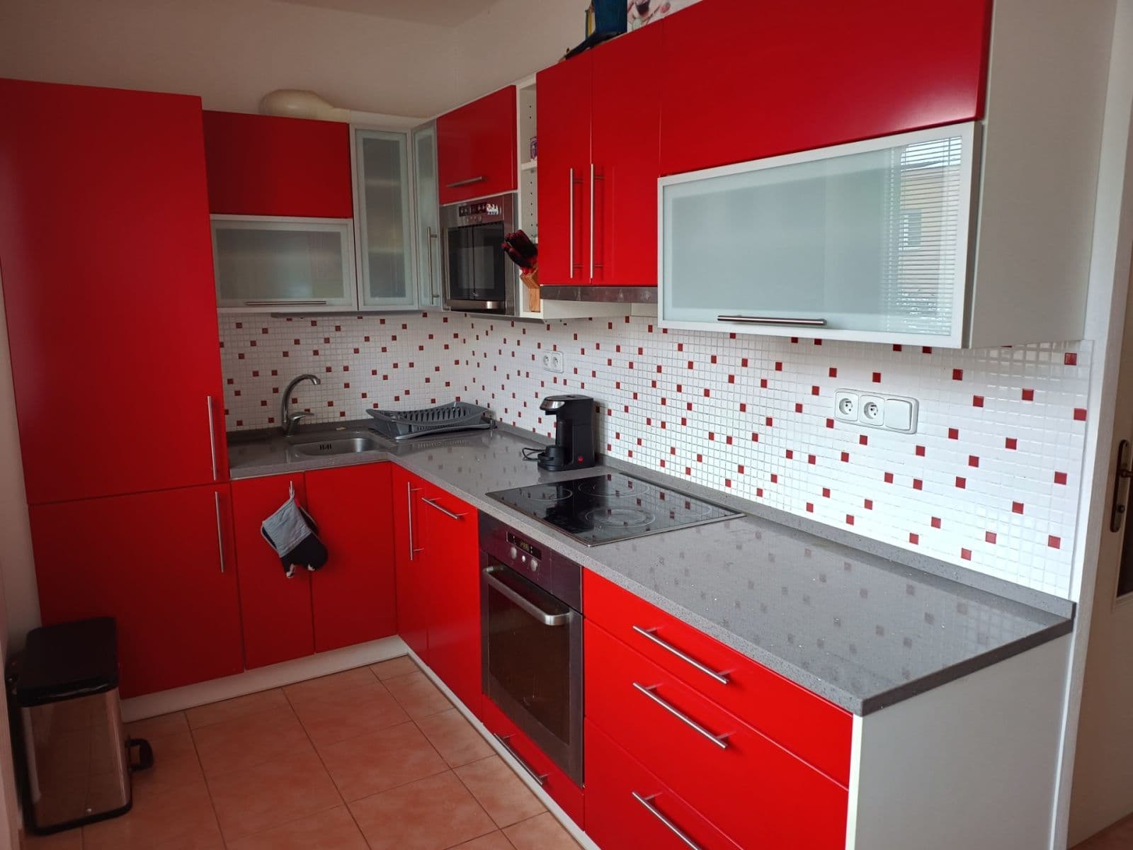 Prenájom bytu 3-izbový 70 m², Na Šutce, Praha, Praha Prenájom bytu 3-izbový 70 m², Na Šutce, Praha, Praha