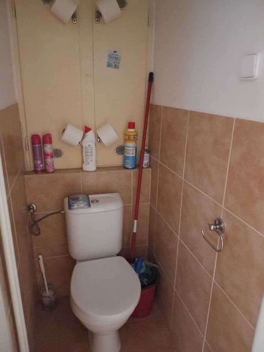 Prenájom bytu 3-izbový 70 m², Na Šutce, Praha, Praha Prenájom bytu 3-izbový 70 m², Na Šutce, Praha, Praha