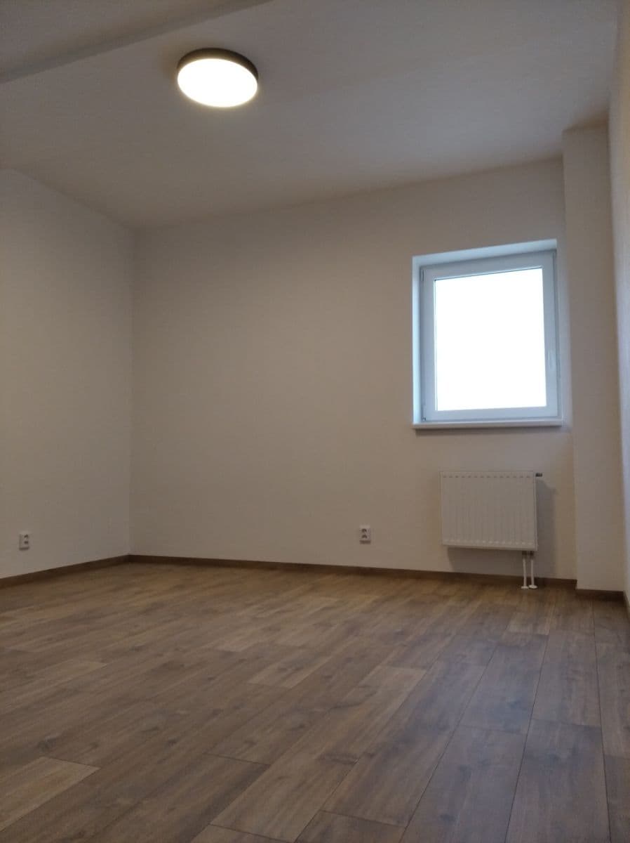 Prenájom bytu 2-izbový 48 m², Zlín, Zlínský kraj Prenájom bytu 2-izbový 48 m², Zlín, Zlínský kraj