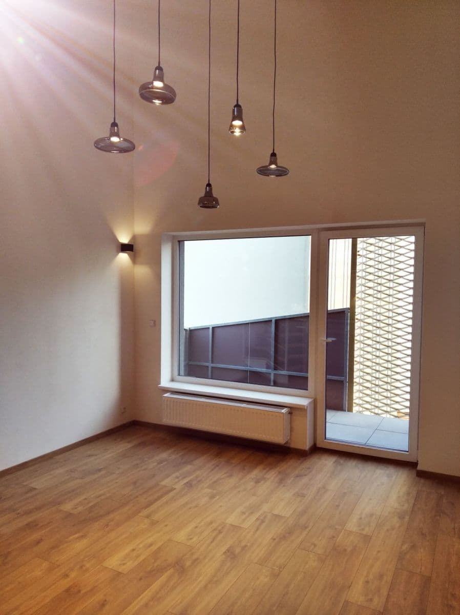 Prenájom bytu 2-izbový 48 m², Zlín, Zlínský kraj Prenájom bytu 2-izbový 48 m², Zlín, Zlínský kraj