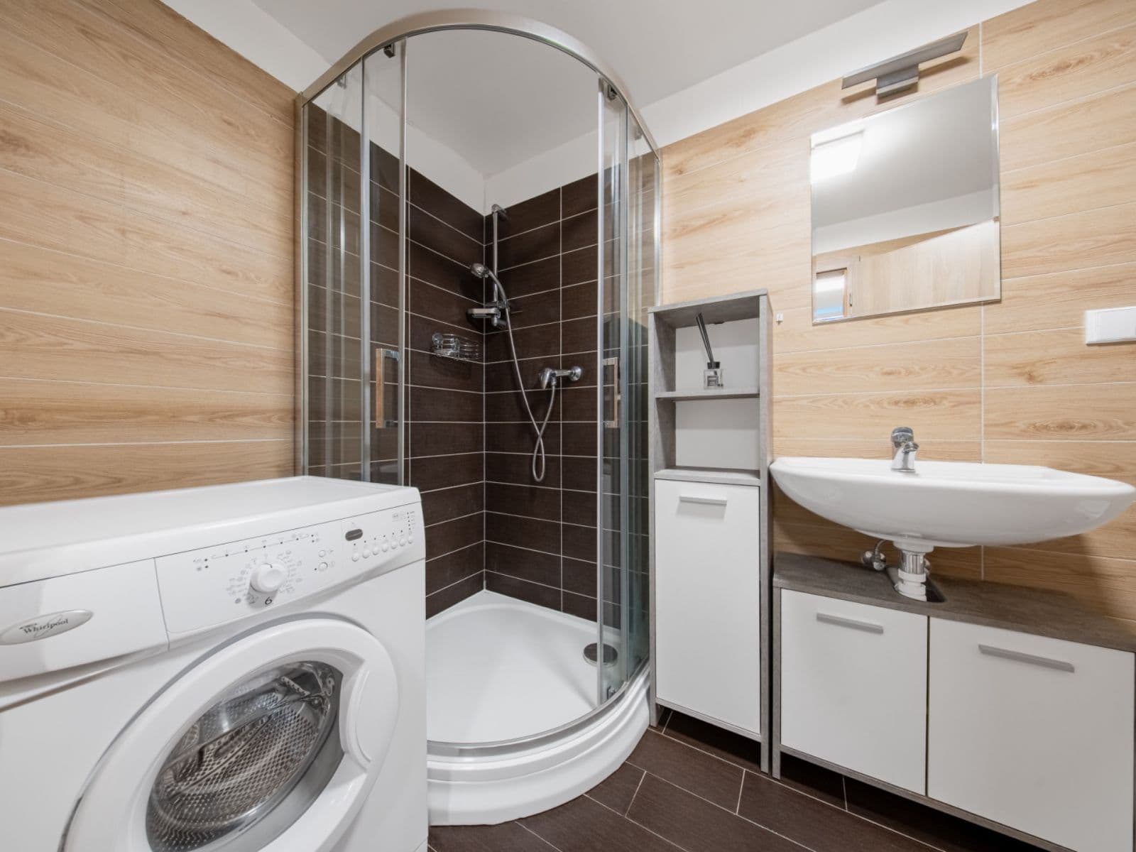 Prenájom bytu 1-izbový 38 m², Lazy II, Zlín, Zlínský kraj Prenájom bytu 1-izbový 38 m², Lazy II, Zlín, Zlínský kraj