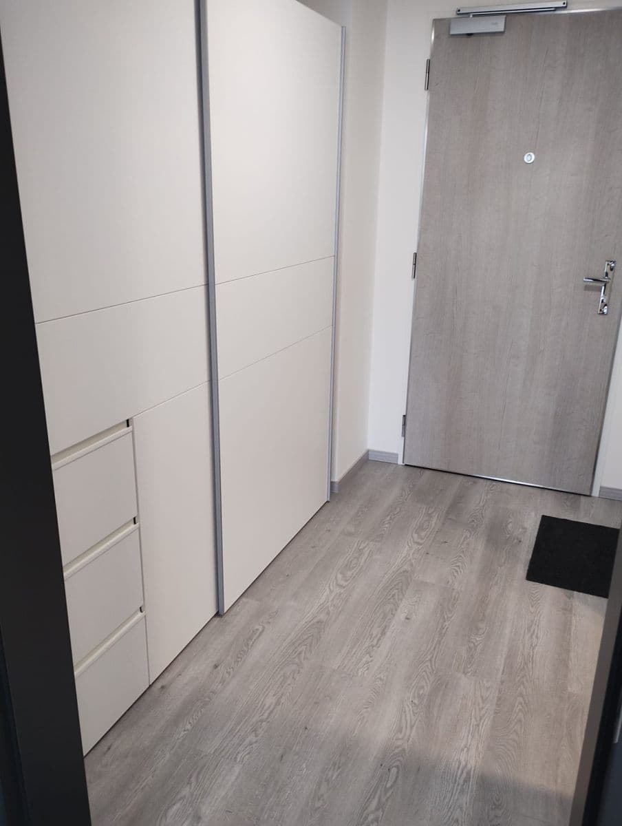 Prenájom bytu 1-izbový 47 m², Poděbradská, Praha, Praha Prenájom bytu 1-izbový 47 m², Poděbradská, Praha, Praha