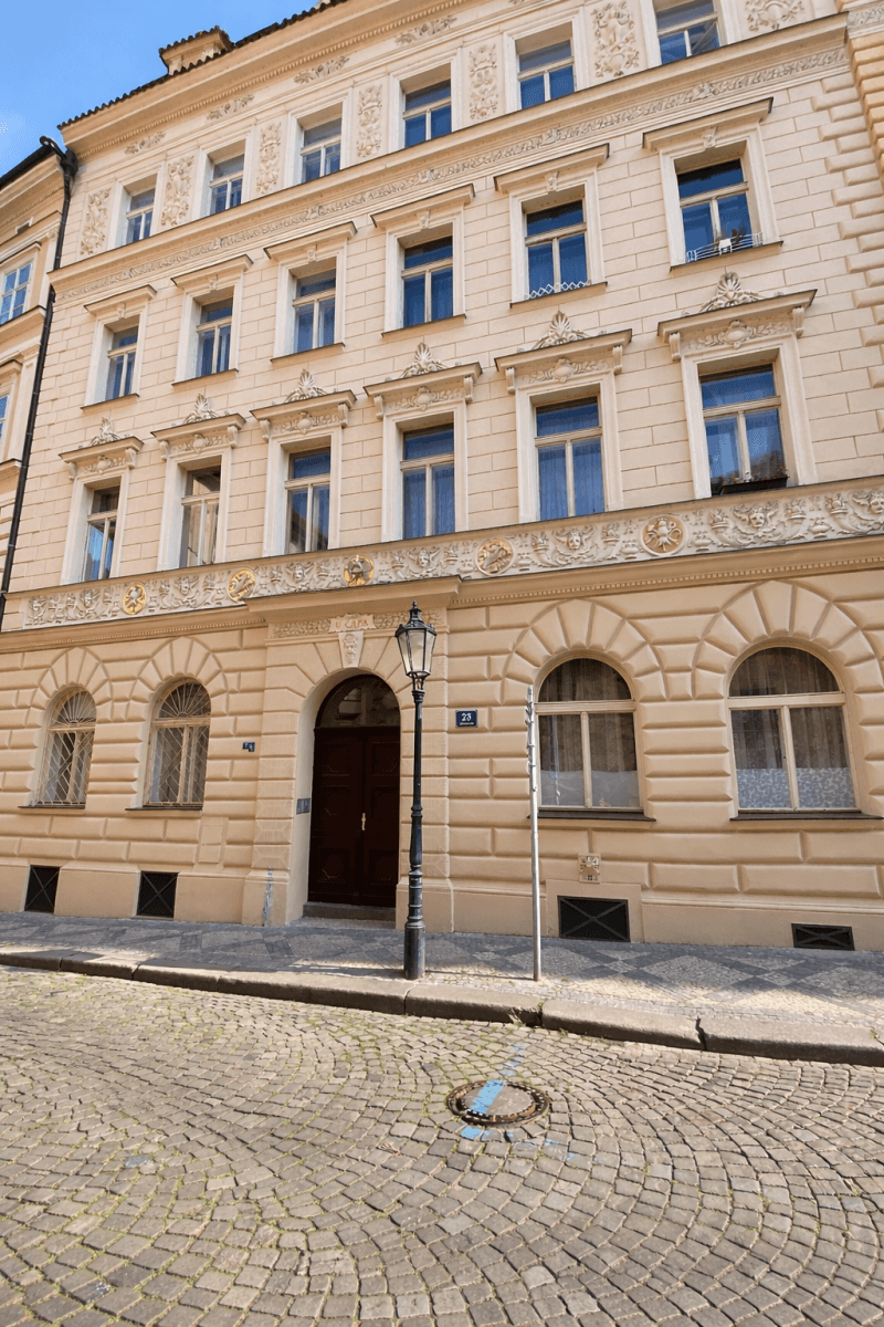 Prenájom bytu 2-izbový 56 m², Všehrdova, Praha, Praha Prenájom bytu 2-izbový 56 m², Všehrdova, Praha, Praha