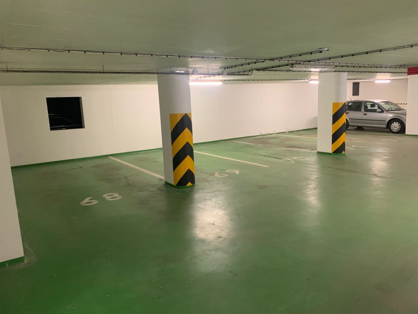 Prenájom garáže 15 m², Praha, Praha Prenájom garáže 15 m², Praha, Praha