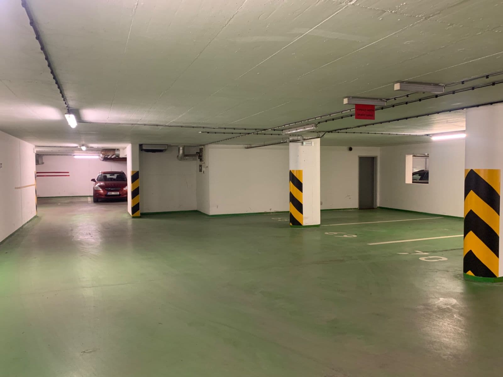 Prenájom garáže 15 m², Praha, Praha Prenájom garáže 15 m², Praha, Praha