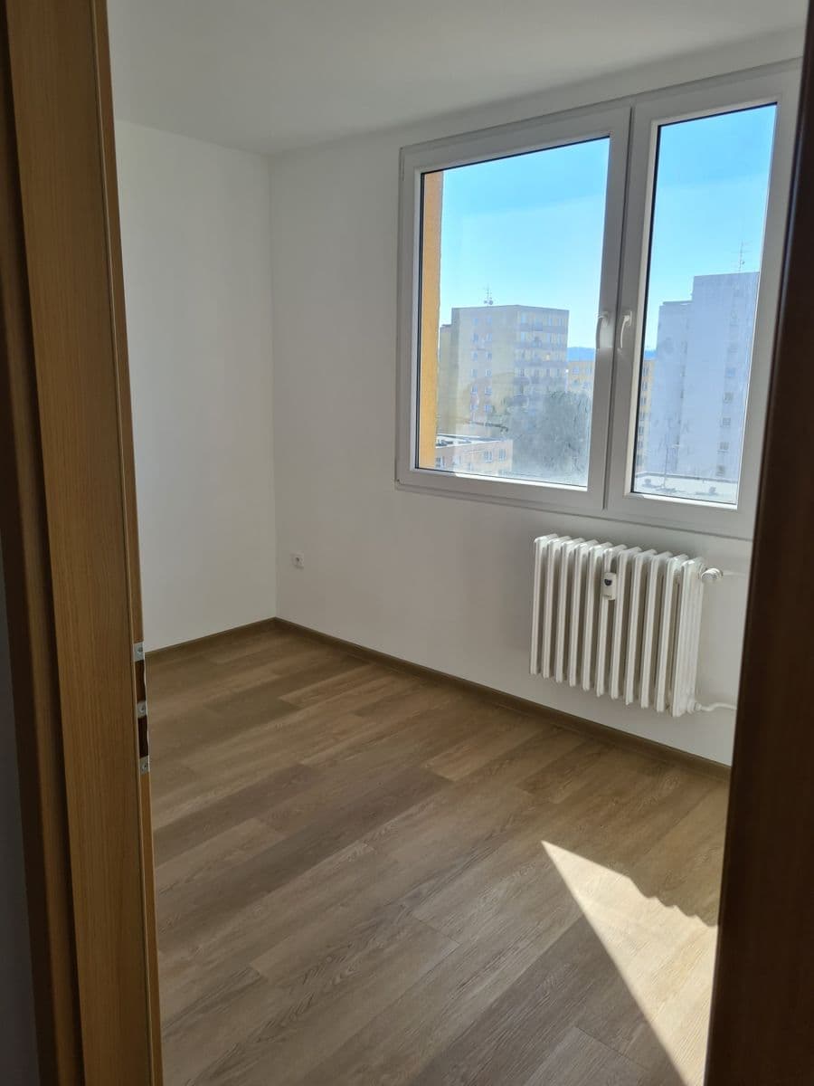 Prenájom bytu 3-izbový 56 m², M. Kudeříkové, Benešov, Středočeský kraj Prenájom bytu 3-izbový 56 m², M. Kudeříkové, Benešov, Středočeský kraj