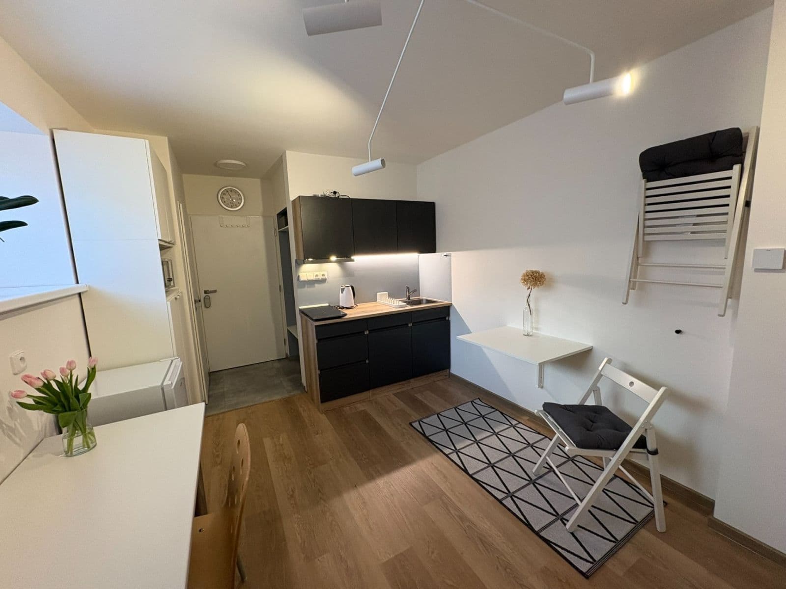 Prenájom bytu Garsoniéra 19 m², Šmolíkova, Praha, Praha Prenájom bytu Garsoniéra 19 m², Šmolíkova, Praha, Praha