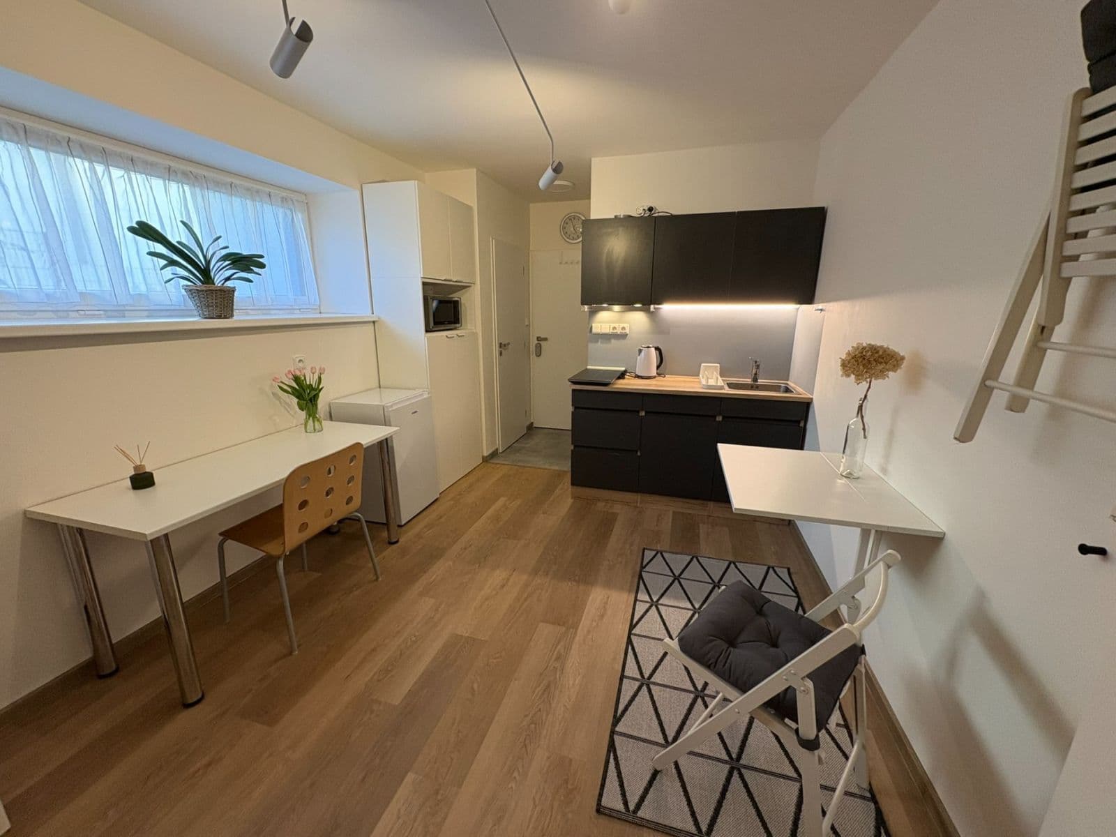 Prenájom bytu Garsoniéra 19 m², Šmolíkova, Praha, Praha Prenájom bytu Garsoniéra 19 m², Šmolíkova, Praha, Praha