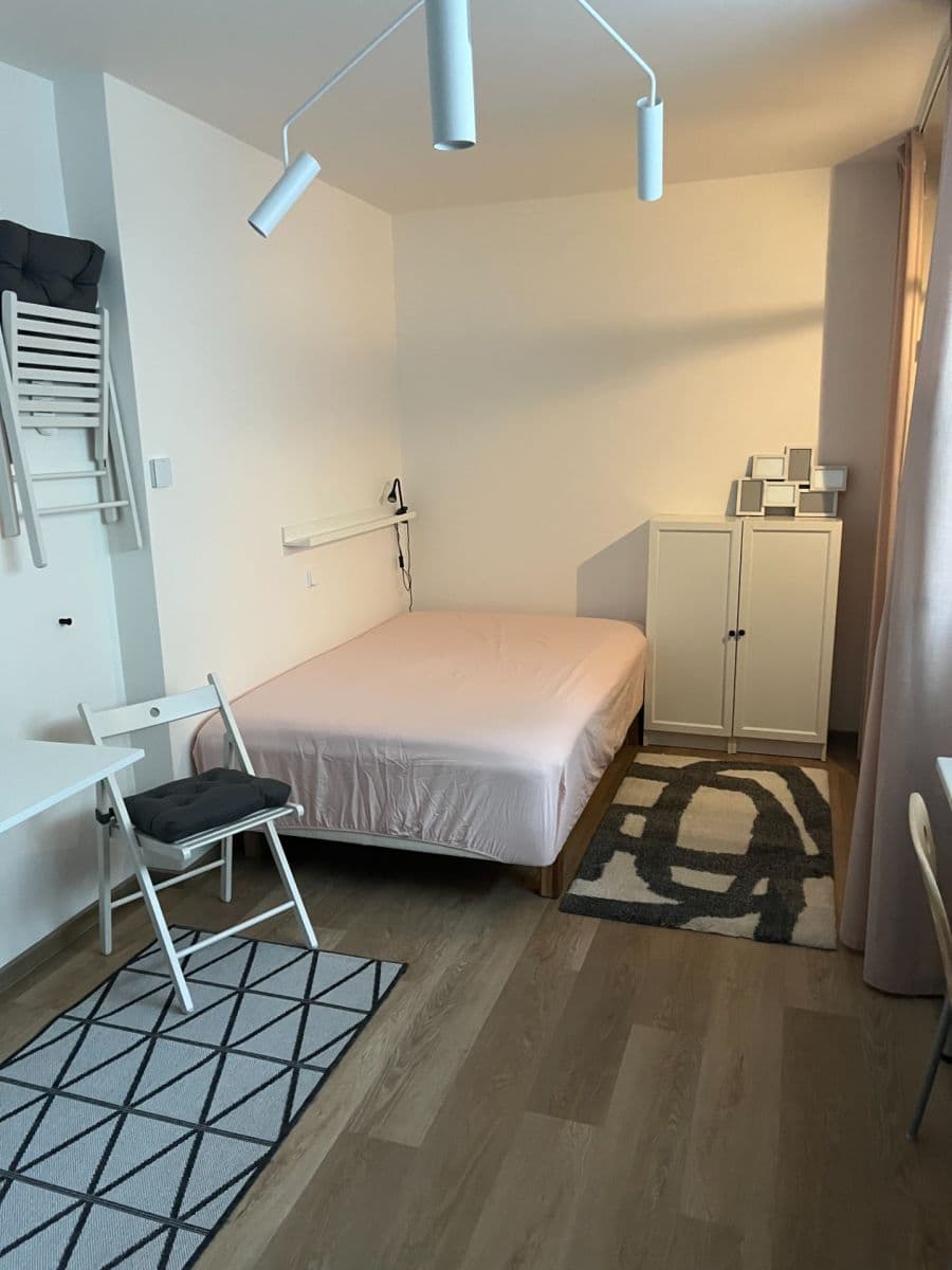 Prenájom bytu Garsoniéra 19 m², Šmolíkova, Praha, Praha Prenájom bytu Garsoniéra 19 m², Šmolíkova, Praha, Praha