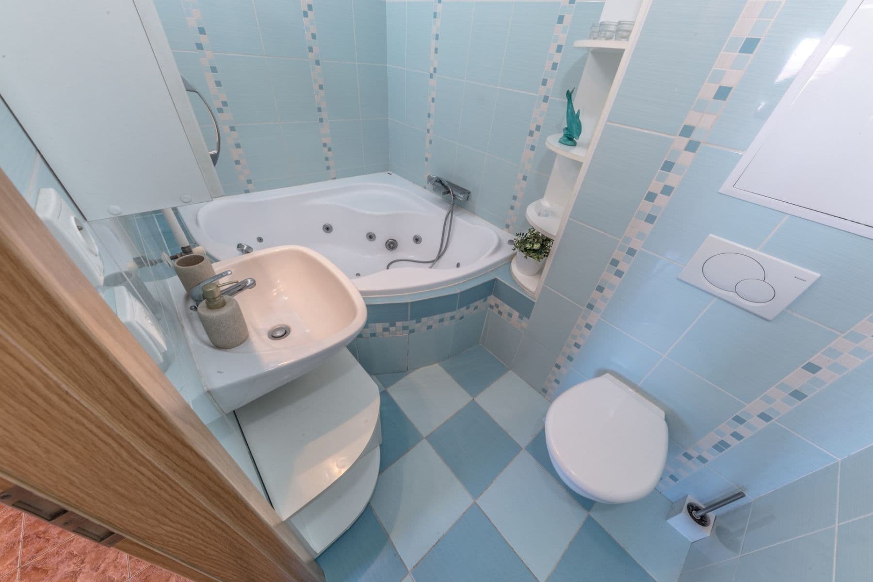 Predaj bytu 4-izbový 83 m², Ke Stadionu, Praha, Praha Predaj bytu 4-izbový 83 m², Ke Stadionu, Praha, Praha