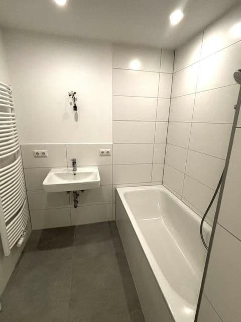 Prenájom bytu 3-izbový 92 m², Noestraße 28, München, Bavorsko Prenájom bytu 3-izbový 92 m², Noestraße 28, München, Bavorsko